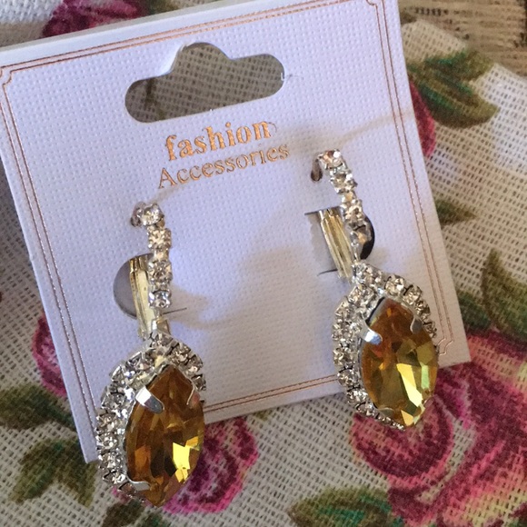 Yellow Rhinestone earrings with free pouch - Picture 4 of 4